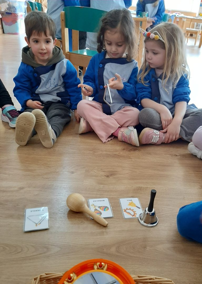 A Ed.Infantil treballem els instruments musicals en anglès
